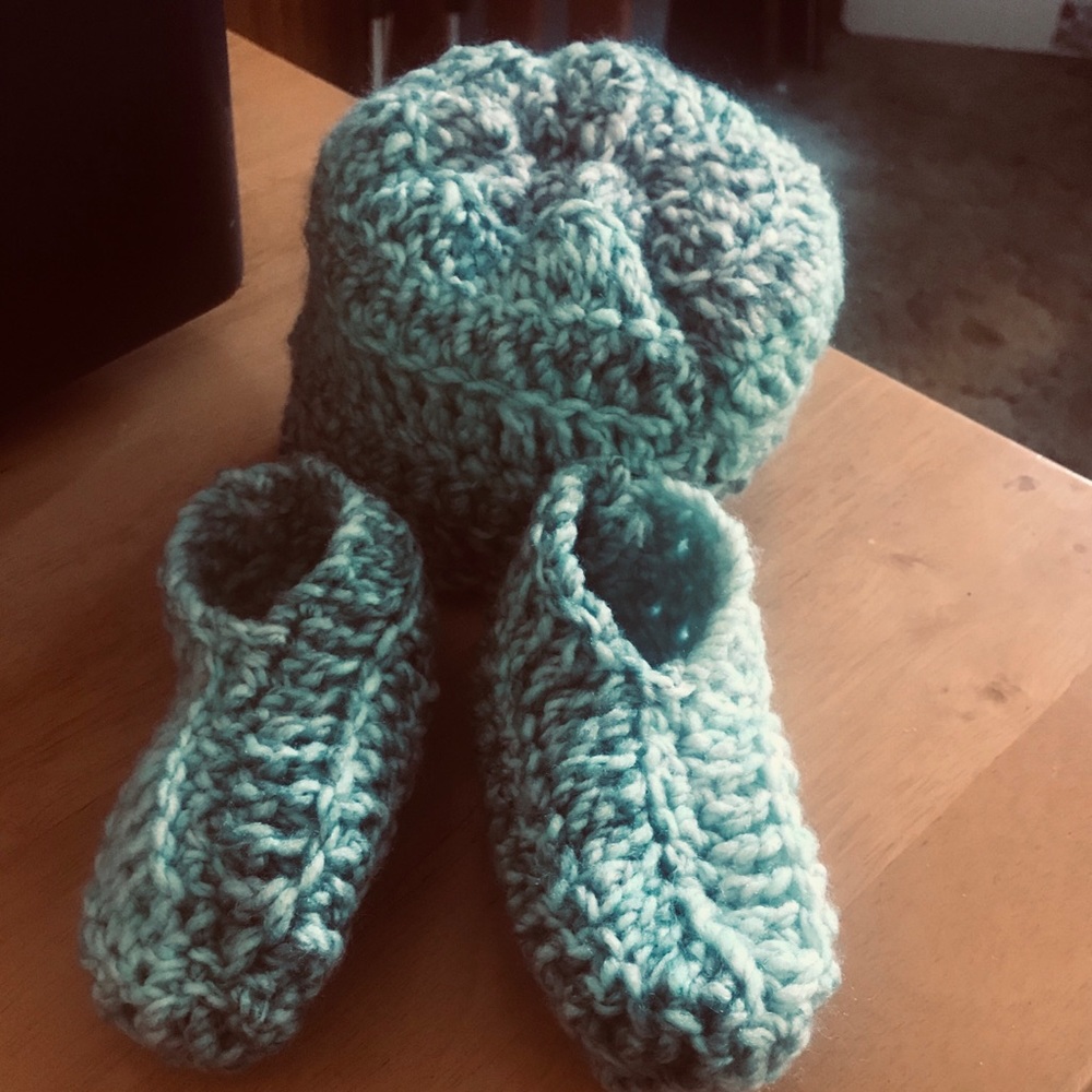 Baby hat and booties
